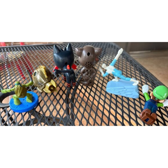 MIXED Lot of 6 Made for McDonald's Plastic Collectible Toys Years 2015-2018-READ - Picture 2 of 3